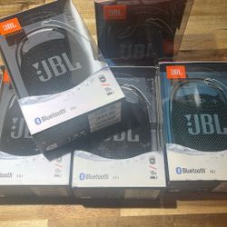 JBL Clip 4 