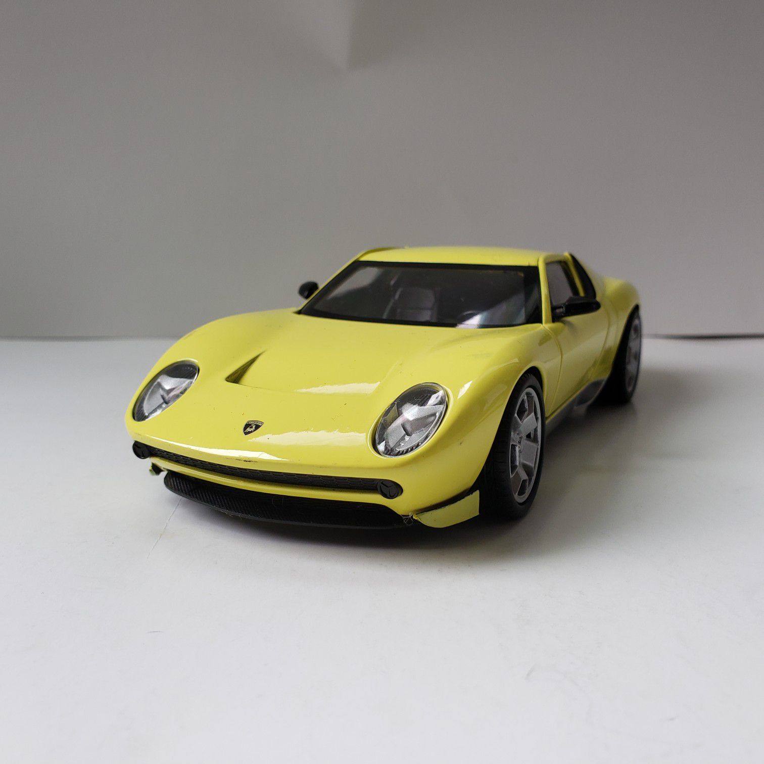 NEW Large Yellow Lamborghini Miura Concept Italian Super Car Toy Diecast Metal Model Scale 1/24 1:24 124