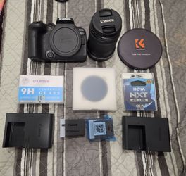 CANON R10// 2 LENSES AND ACCESSORIES