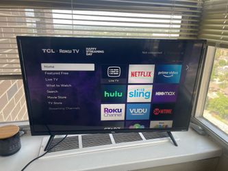 32” Roku Smart TV / Great for Kitchen, Bedroom or wherever you want