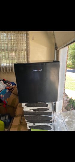 Mini fridge
