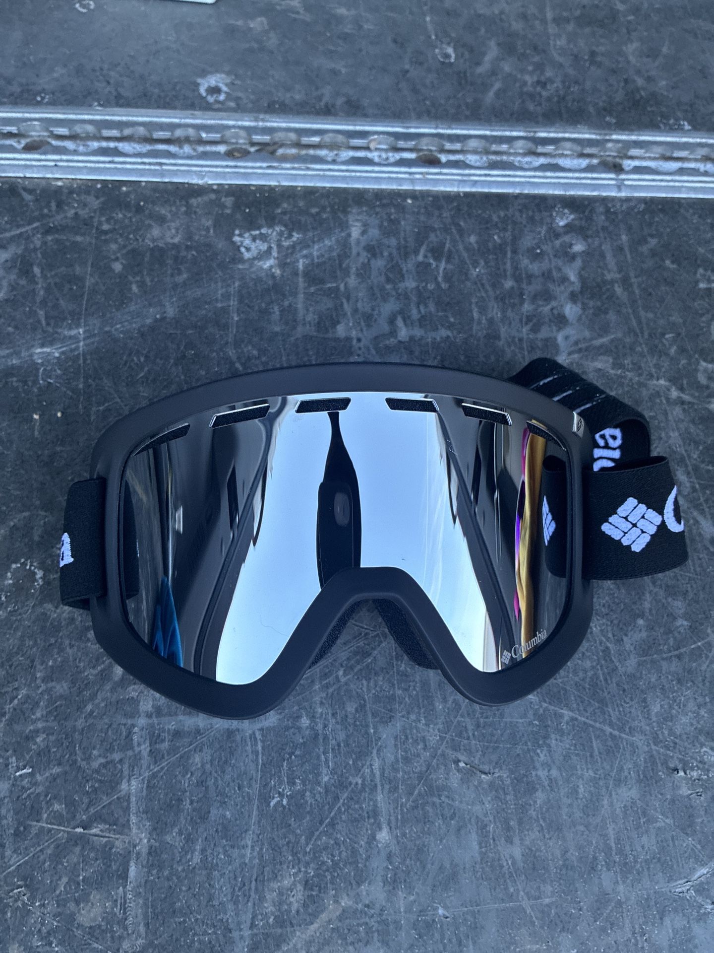 COLUMBIA WHIRLIBIRD SKI GOGGLES SIZE MEDIUM