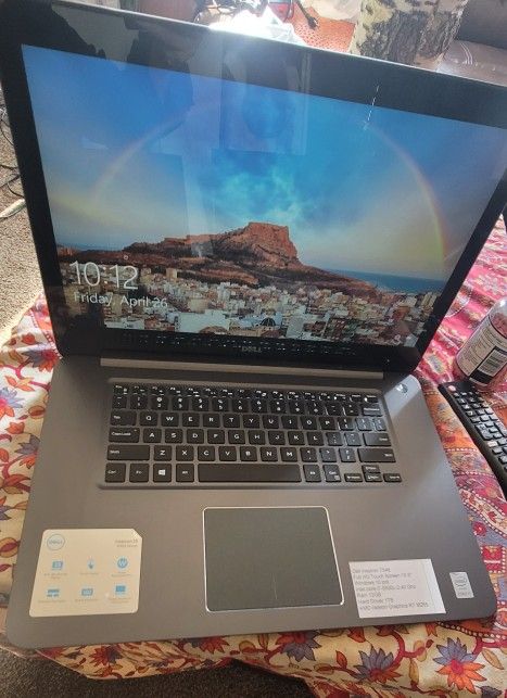 Dell Inspiron 15 7548 15.6'' (1TB HDD Intel Core i7-5500U  12GB)