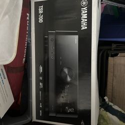 Yamaha receiver TSR-700 
