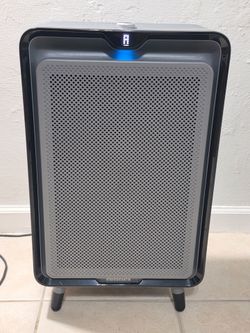 Like New!! Bissell air220 Smart Air Purifier (Model 2609A) High Efficiency, Covers, 1252-sq ft .. HEPA Air Purifier ..( Included 2 Brand New Sets ..