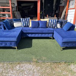Big sectional sofa with pillows