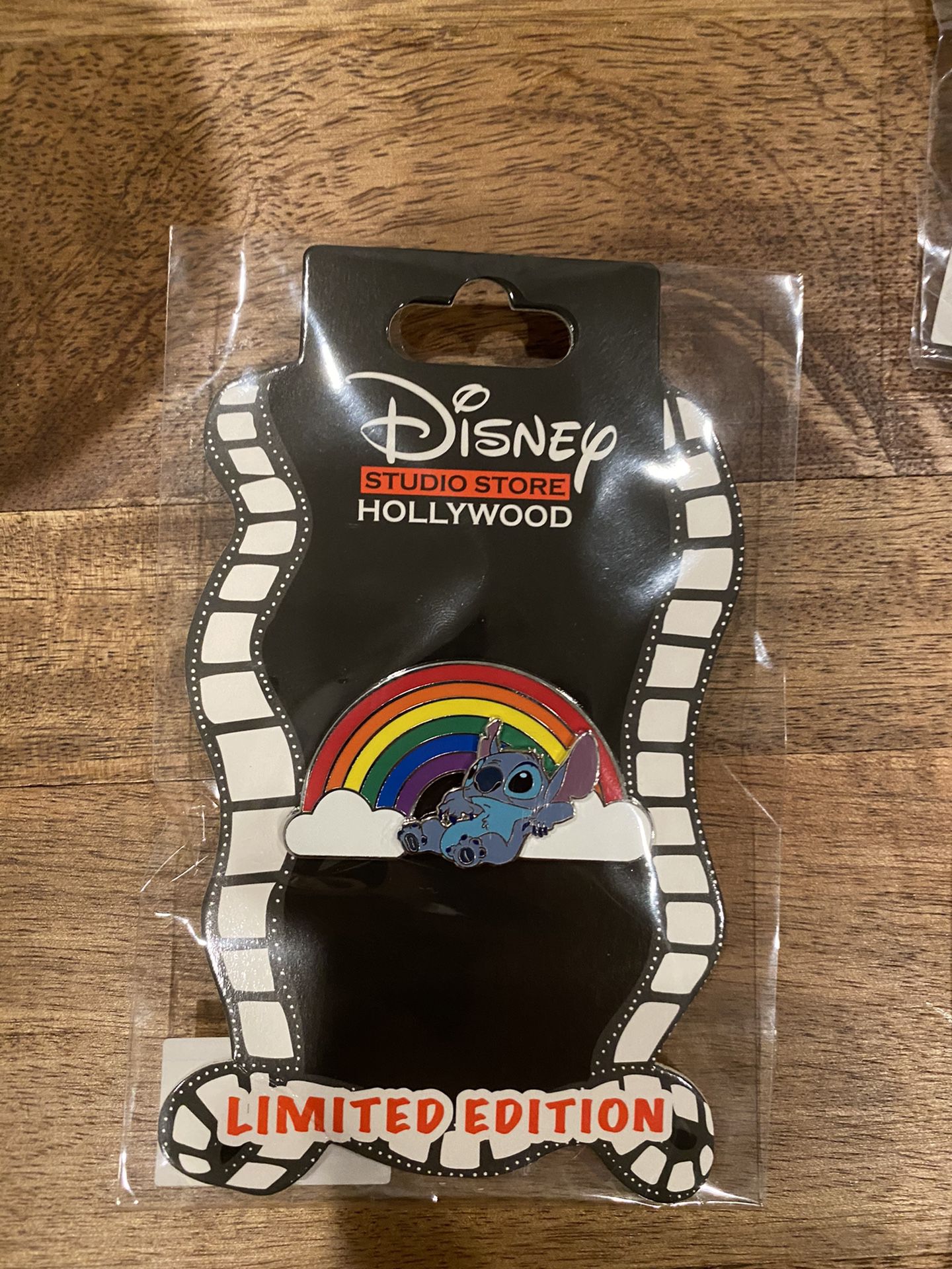 DSSH Disney Studio Store rainbow Stitch Pin LE300