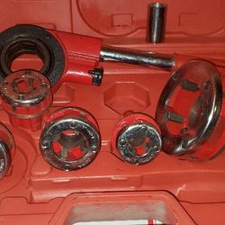pipe treading  tool kit npt 2" npt 3/8. with case adapter tread
