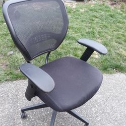 Mesh Office Desk Chair Adjustable Height Good Condition