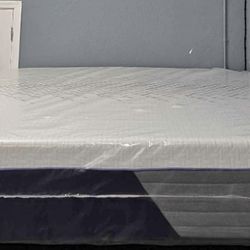 New Full Size Memory Foam Nectar Luxe Hybrid Mattress!!