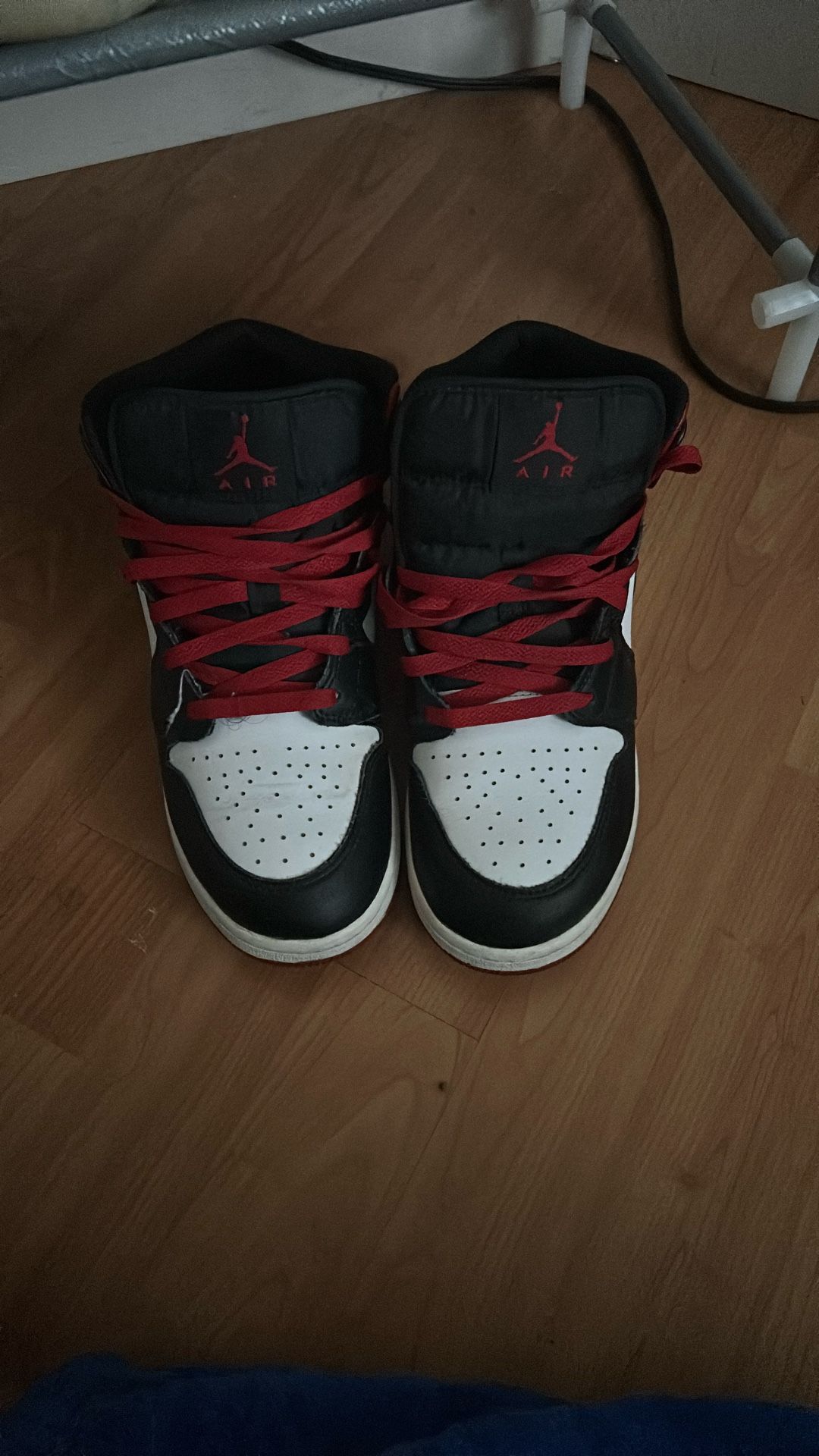 Jordan 1 Mid Size:6.5Y