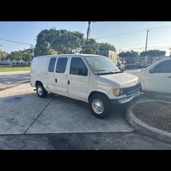 1998 Ford E-350