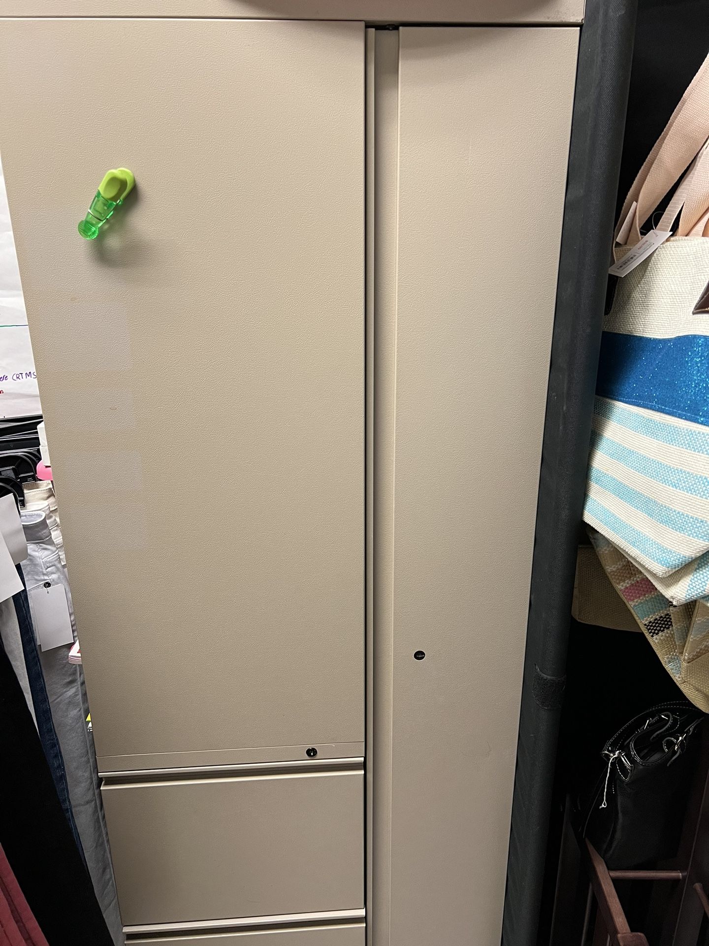 Locker, metal locker