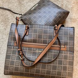 New Steve Madden 2 Pc large Tote And Wristlet/Body Purse Set
