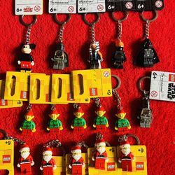 Lot 16 LEGO Star Wars CHRISTMAS SANTA CLAUSE MICKEY MOUSE MANDALORIAN MINIFIGURE Keychain