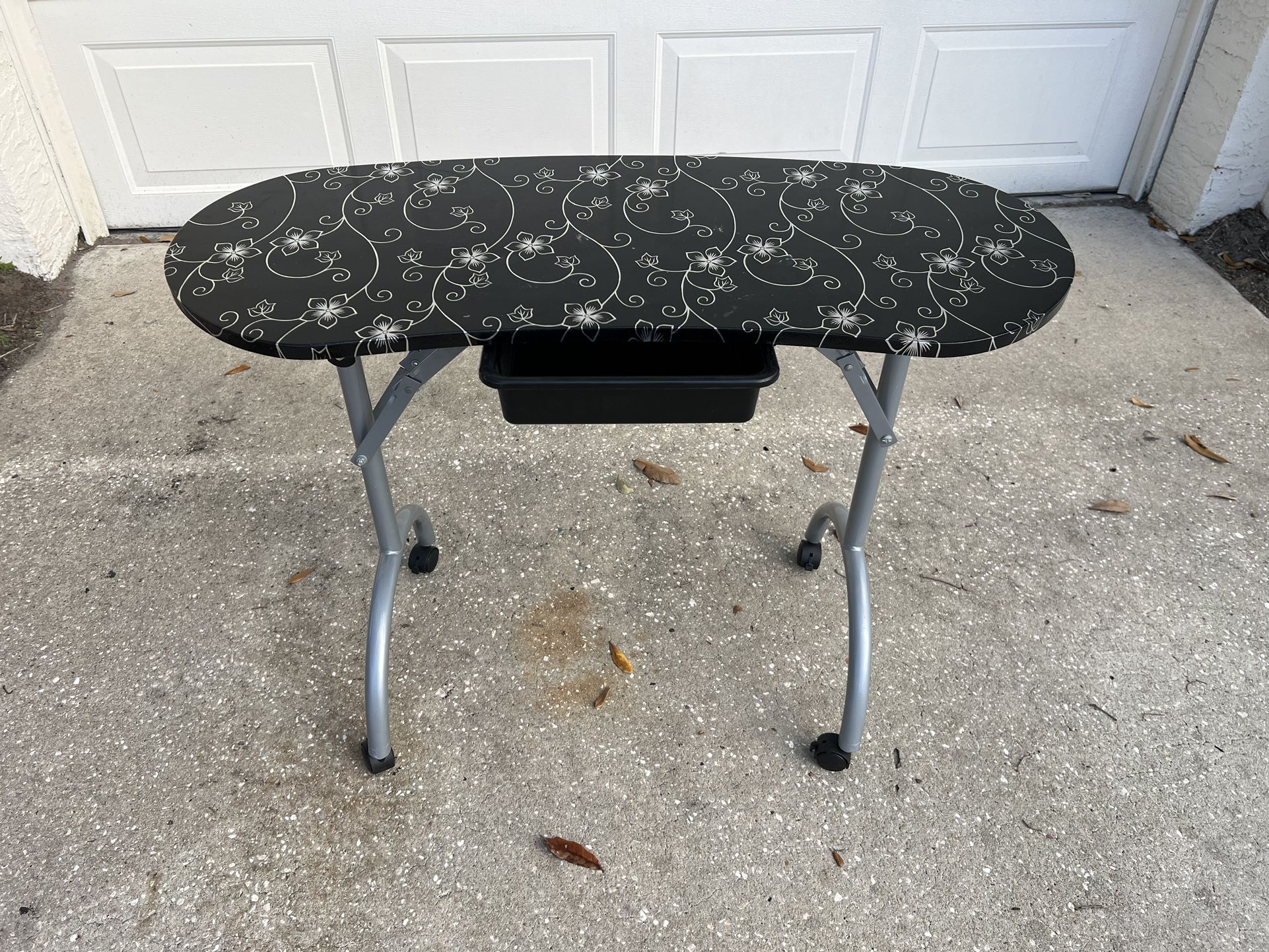 Nail/Craft Collapsible table
