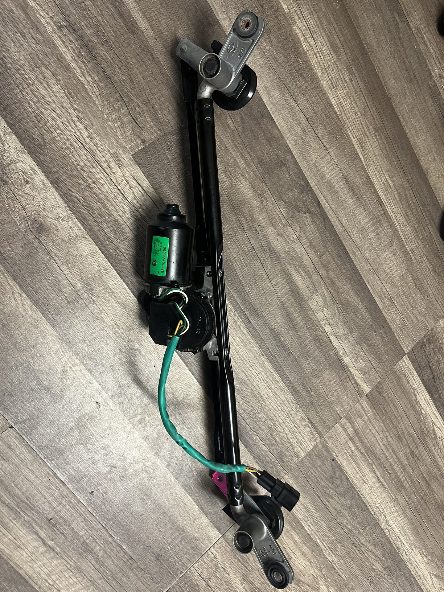 10-13 KIA SOUL Windshield Wiper Linkage Transmission Gear Motor 98110-2K000