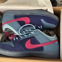 Nike Low Dunks  **NEW**