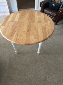 Farmhouse/ cottage 40 inch round drop leaf table