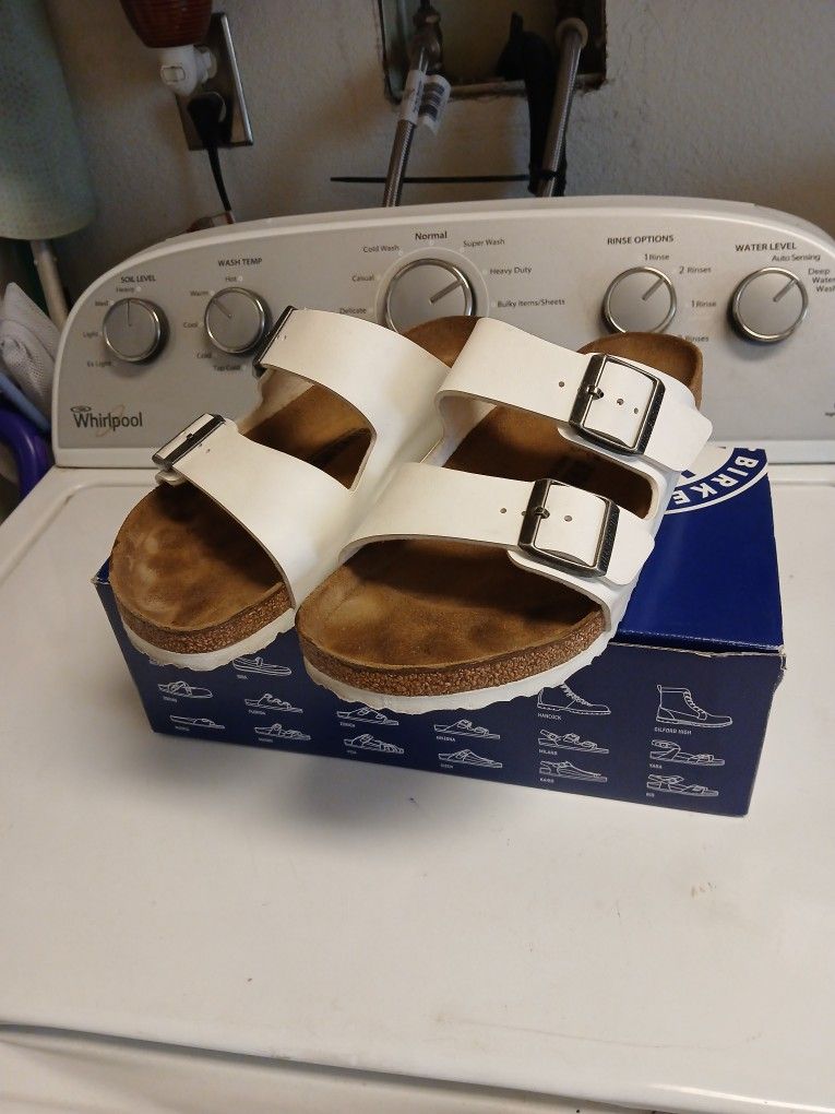 Women's Size 9. 5 BIRKENSTOCK SANDALS