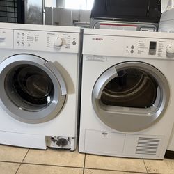 USED BOSCH WASHER & DRYER SET 24” WIDE VENTLESS