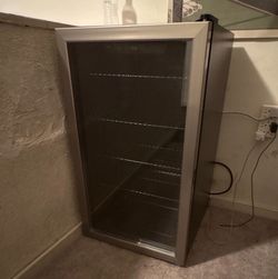 Cowsar 3.2Cu.Ft Beverage Refrigerator Cooler, Reversible door