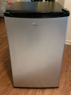 Whirlpool 4.3 Cu Ft Mini Fridge w/ Freezer – Stainless Steel – Works Great
