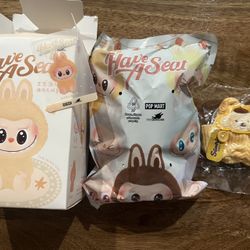 LABUBU “Have A Seat”