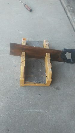 Cortar madera en 45 para moldes