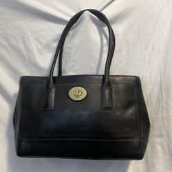 Authentic Vintage XL Coach Carryall In smooth Black Leather 