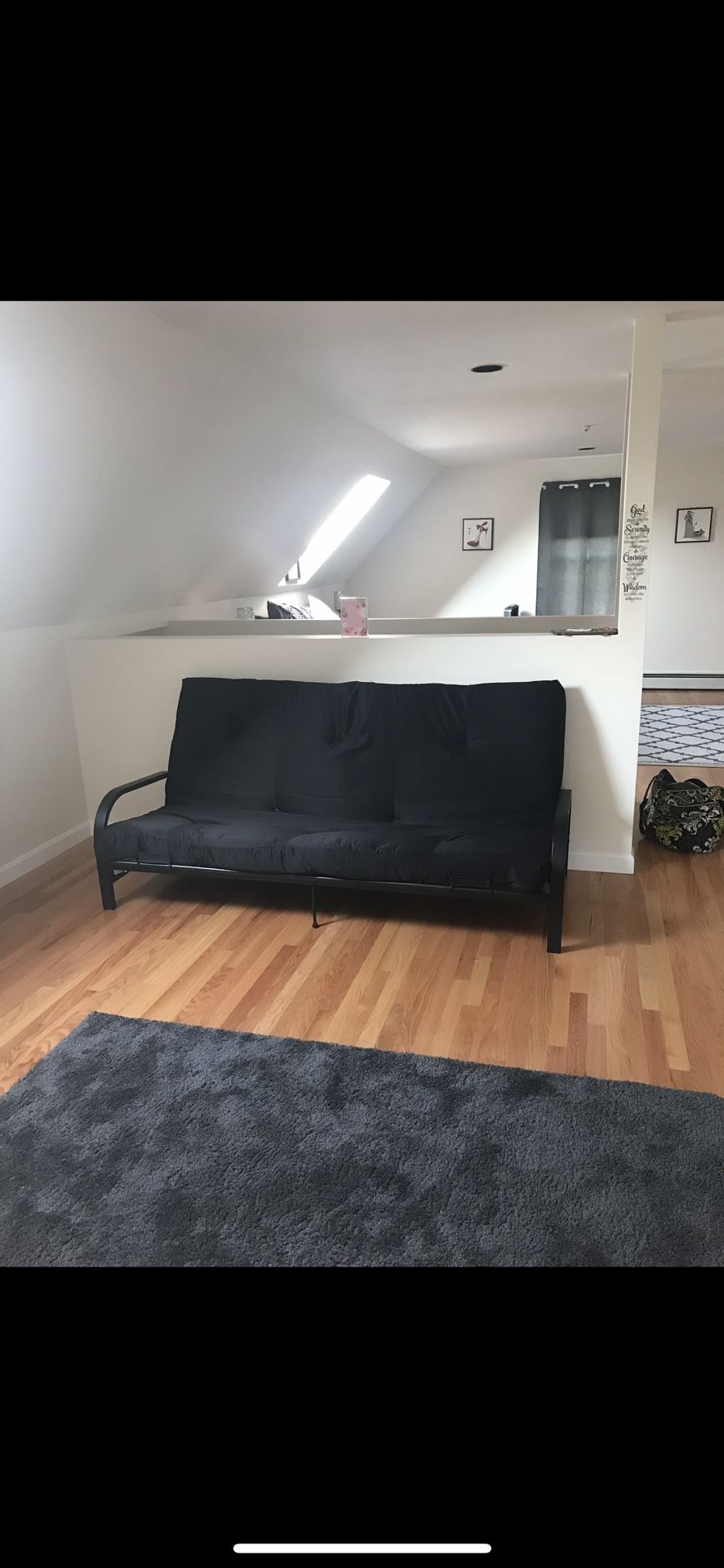 Black Futon