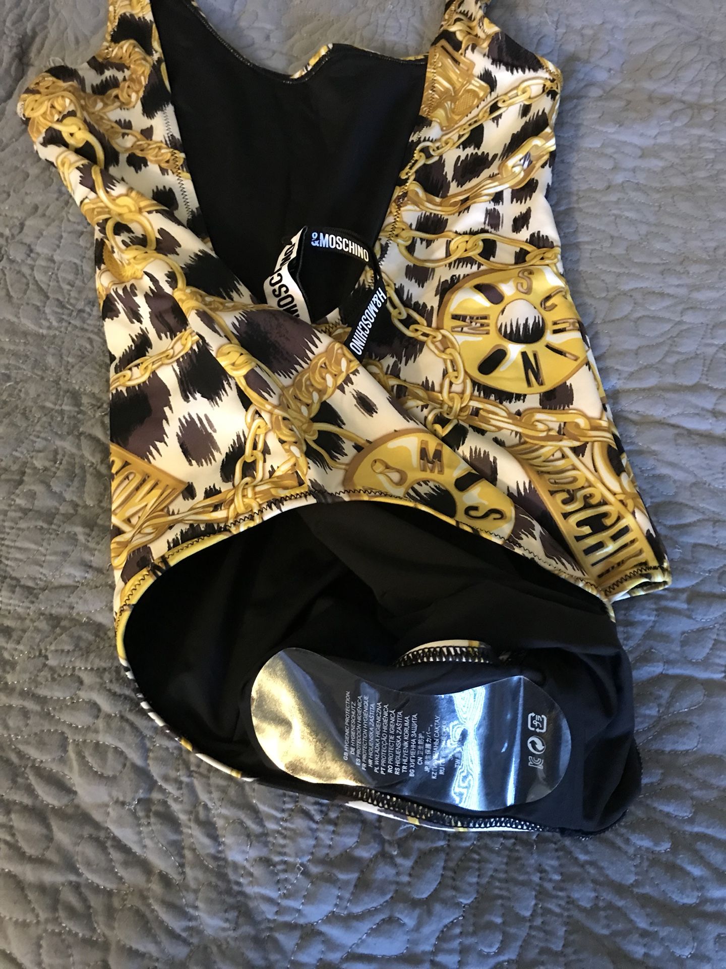 H&m moschino clearance bathing suit