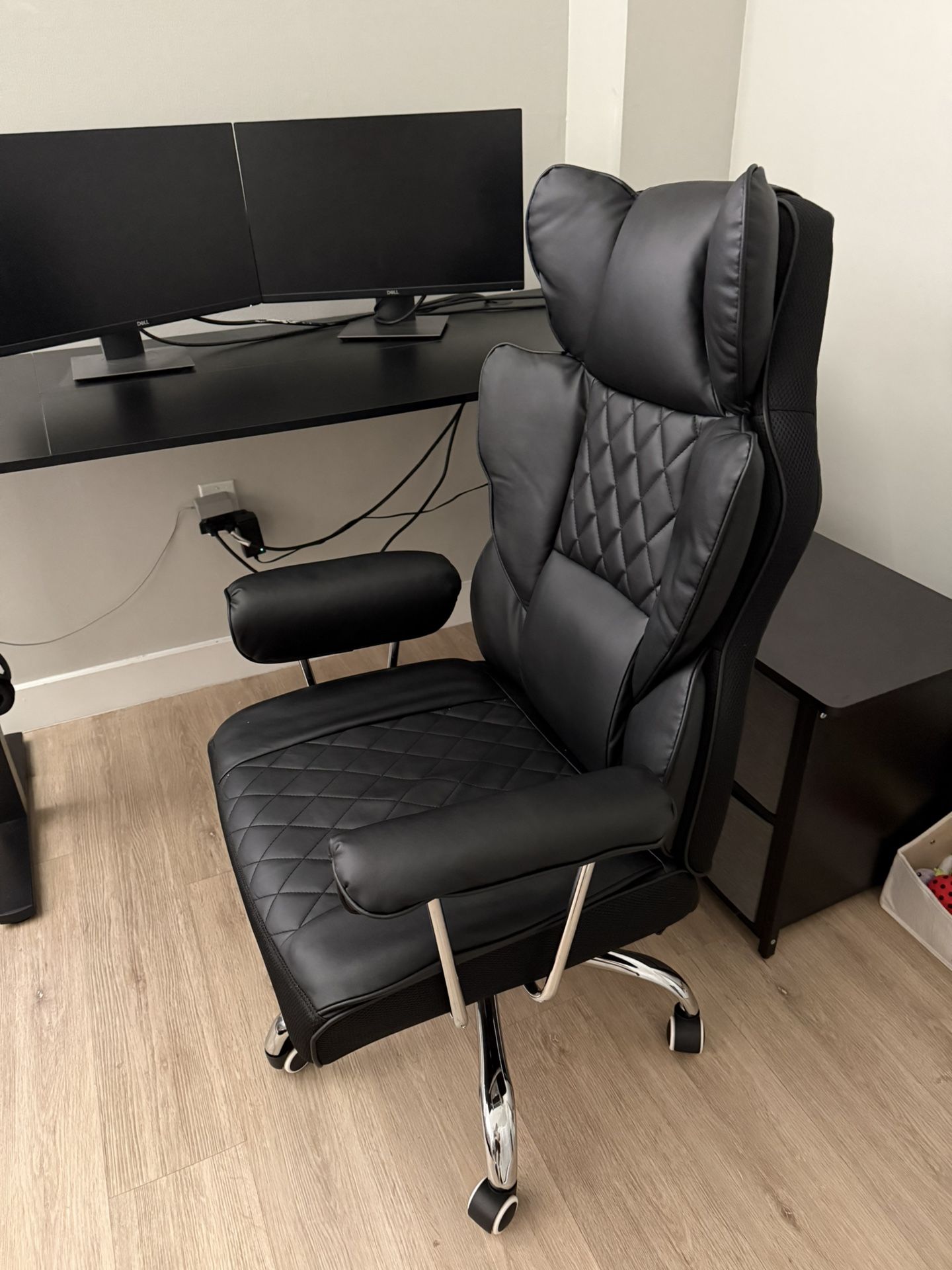 Comfortable Black Office Chair