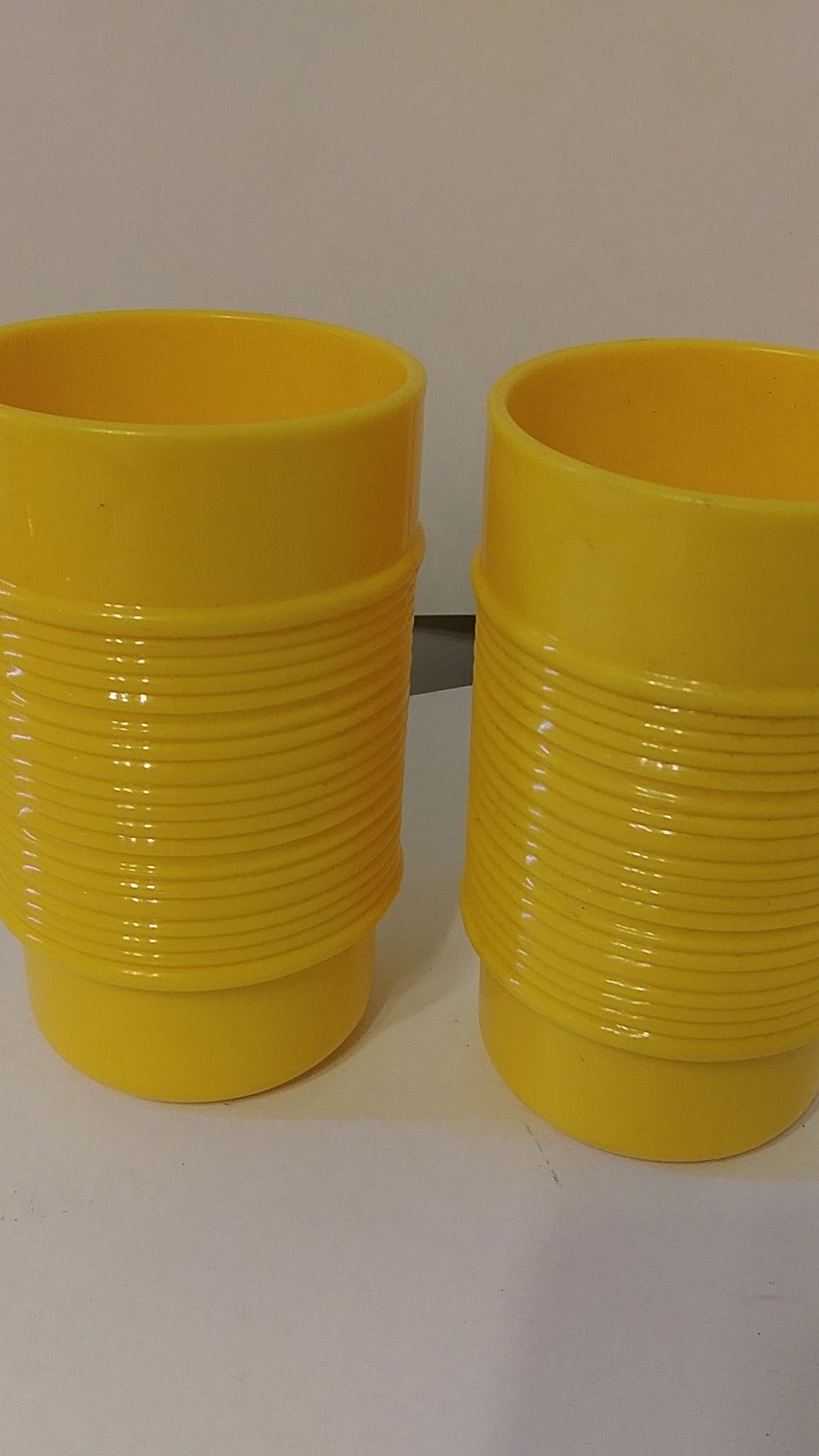 VINTAGE RUBBERMAID CUPS