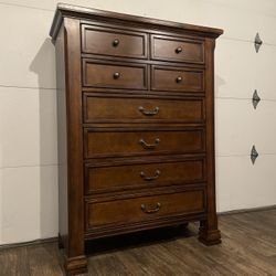 Elegant Solid Wood 6-Drawer Chest, Walnut Finish (Delivery OK)