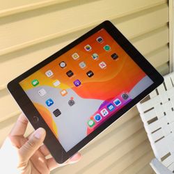 iPad 5th Gen Wifi - iOS 14 