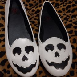 Size 9 Ghost Face Flats