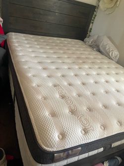 Mattress with bedframe