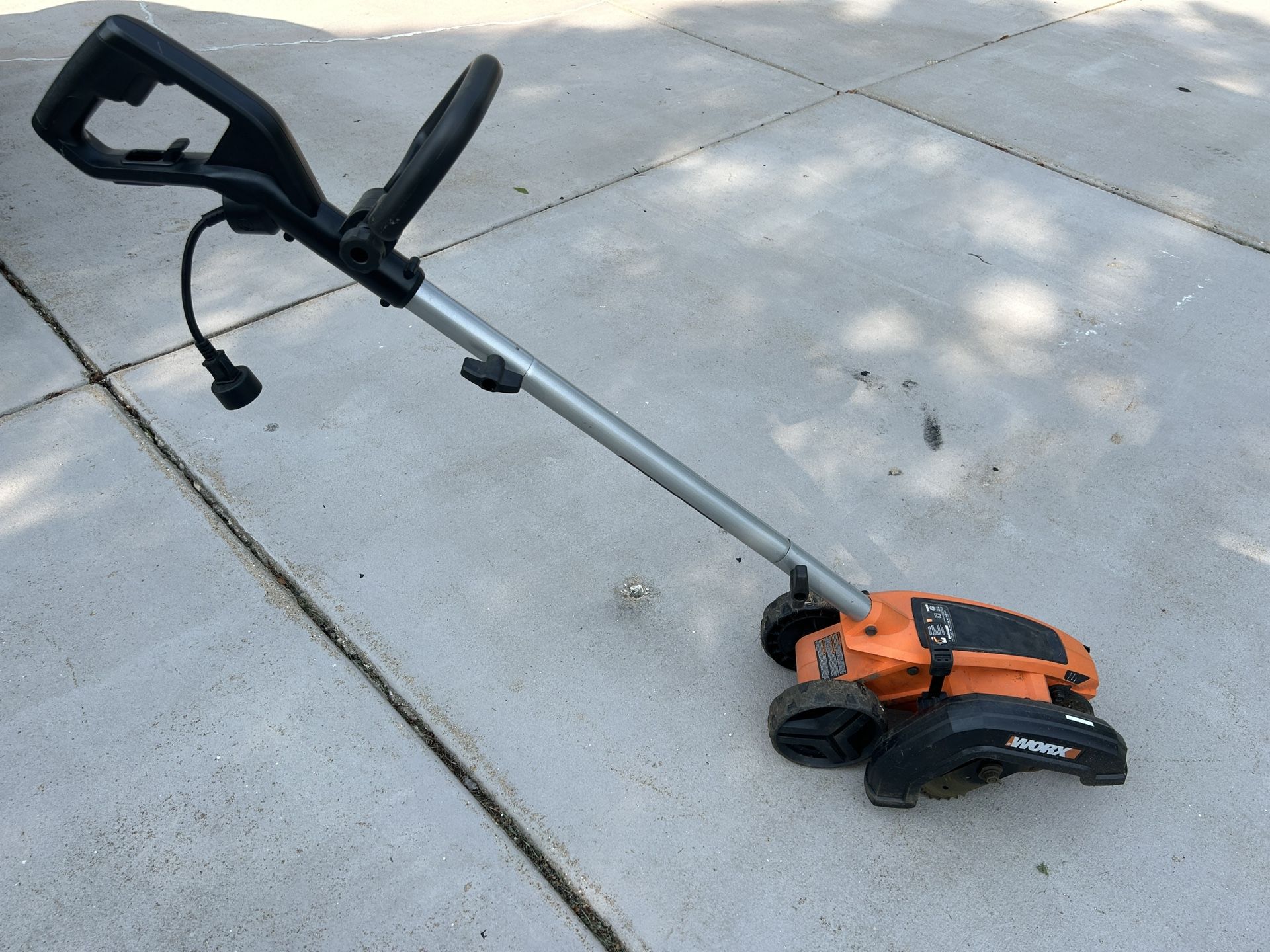 Worx WG896 12 Amp 7.5" Electric Lawn Edger & Trencher