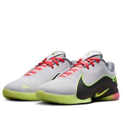 Nike LeBron 22 'Moonlight' 2024 (Sz 7M/8.5W)