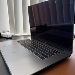 MacBook Pro 15”
