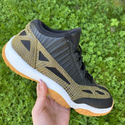 Jordan 11 Low IE Militia Green