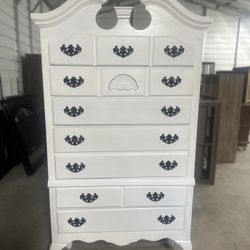 Super BEAUTIFUL TALL BOY DRESSER AOLID WOOD