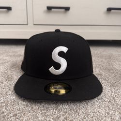 Supreme Fitted Hat 7 1/8 