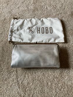 Hobo Lauren clutch wallet made of silver metallic leather W/bag New Condition