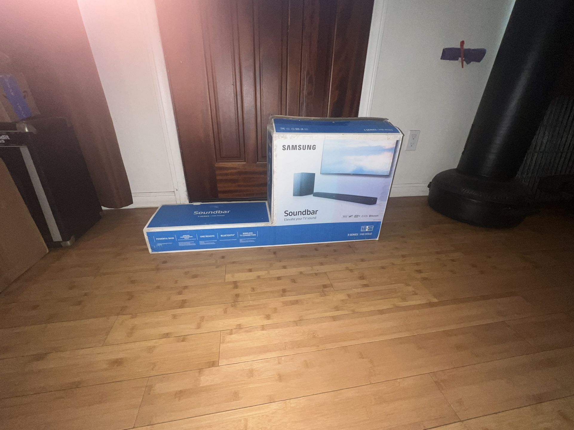 SAMSUNG SOUNDBAR WITH SUBWOOFER 3SERIES HW-M360