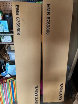 2 Genuine Volvo Roof-Mounted Bike Carriers New Unopened