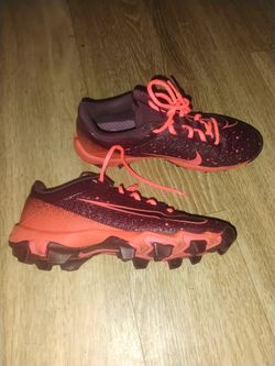 Soccer cleats
