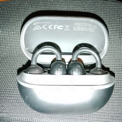 SoundPeats Pop Clip with Physical Buttons 