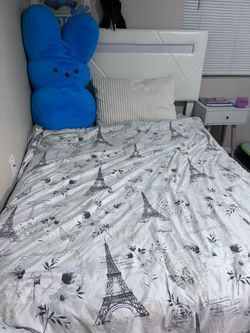 Queen bed